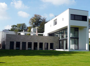 Architekt: M. Ladleif, Neubau in Wuppertal, Kratzputz
